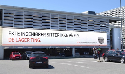 Rosenberg banner på Sola
